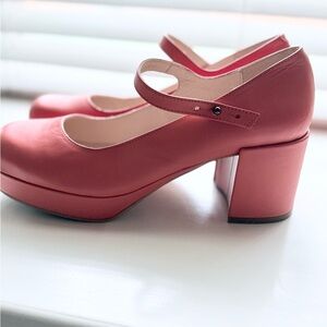 Intentionally Blank Mika Mary Jane Platform sz. 39